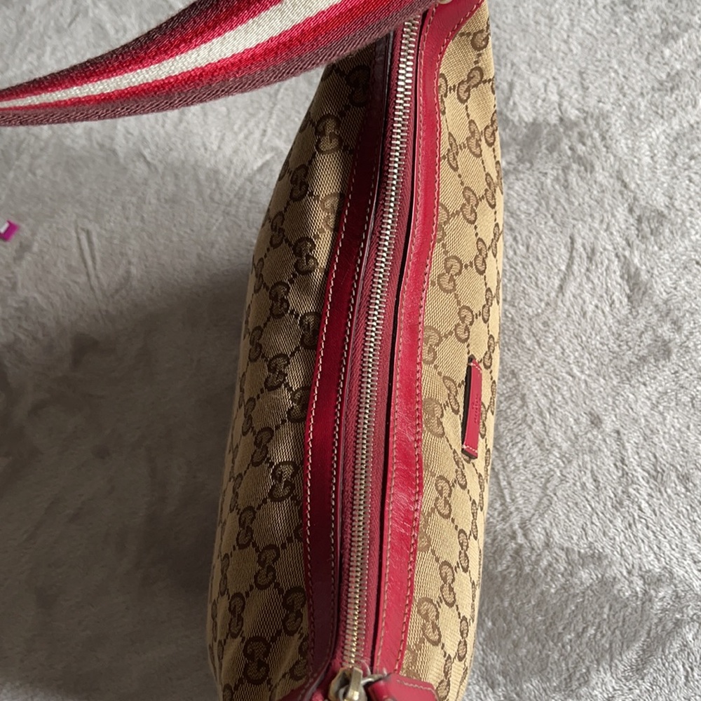 Gucci Half Moon Swing Bag - Picture 4 of 12